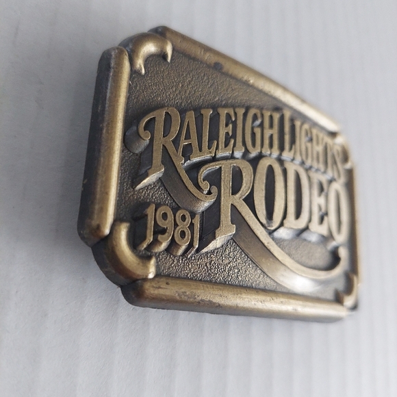 Perfect Condition Brass Raleigh Lights Rodeo Belt Buckle Cattle Ranch - Picture 2 of 5